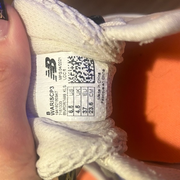 Brand new New Balance running sneakers - Picture 5 of 5